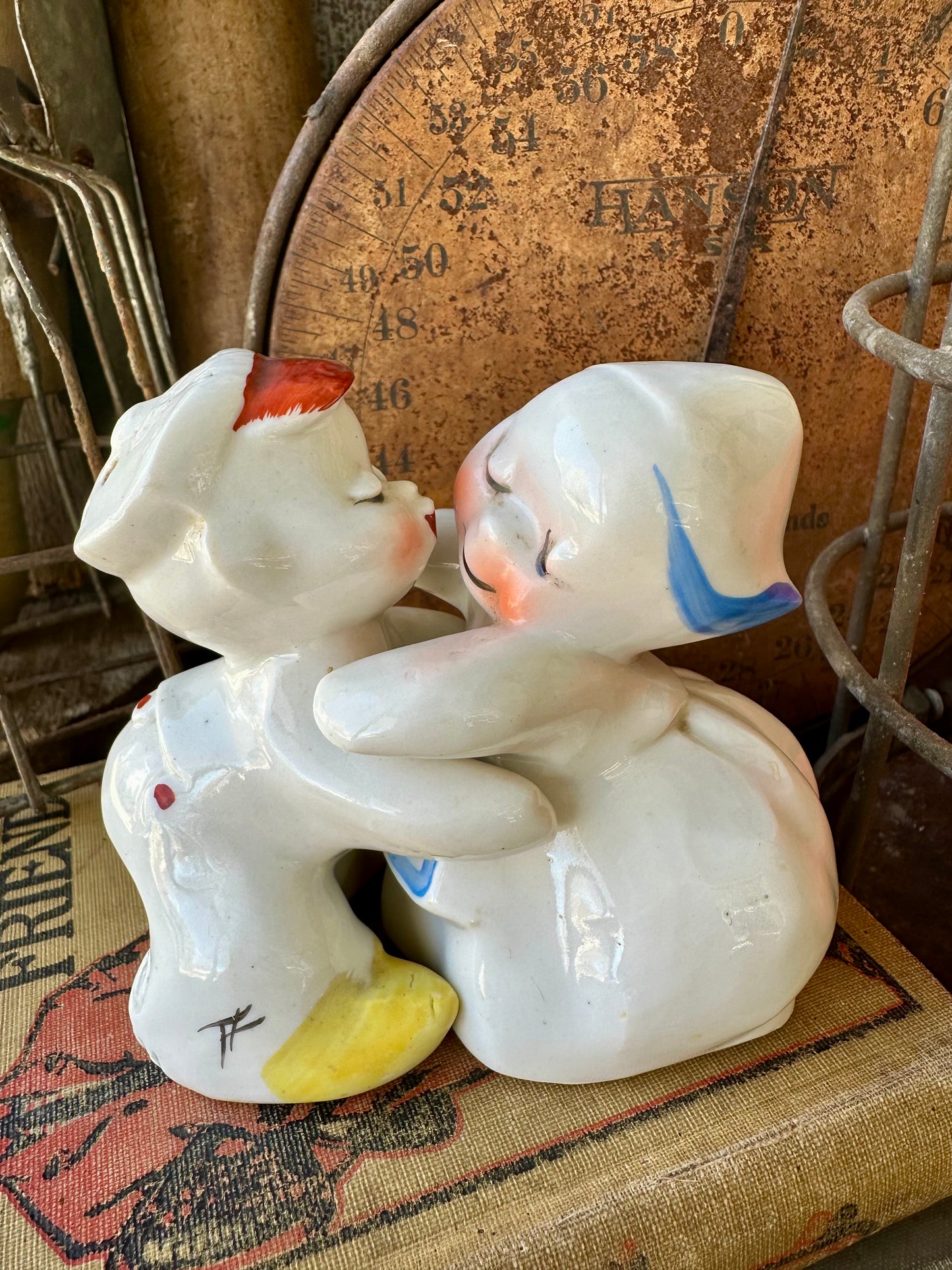 Van Telligen Hugging Dutch Boy & Girl Salt & Pepper Set