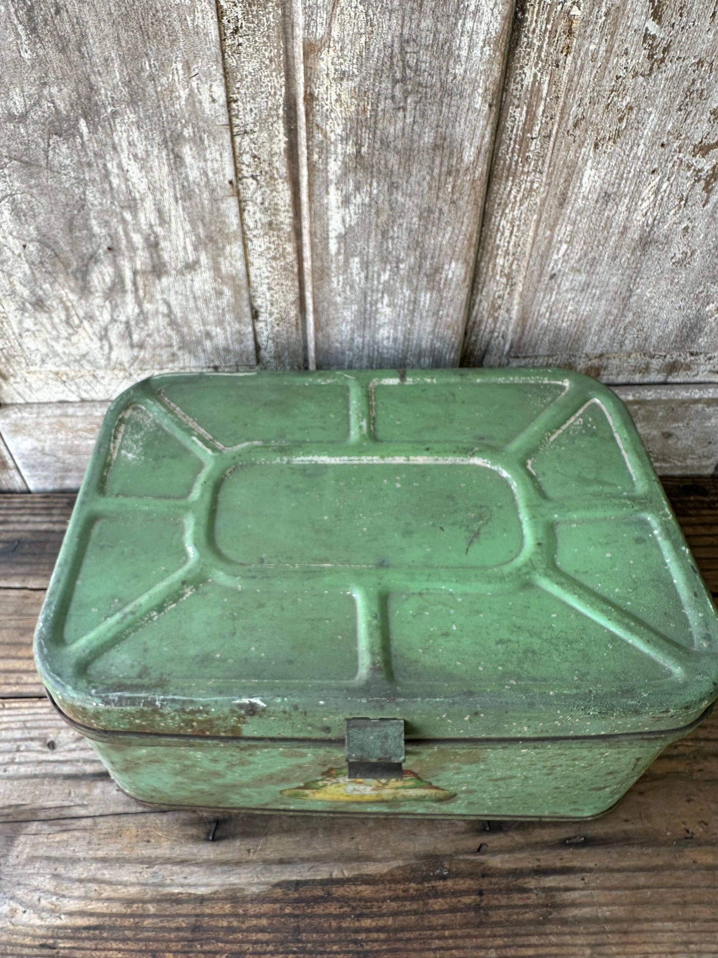 Bread Box Tin Chippy Green