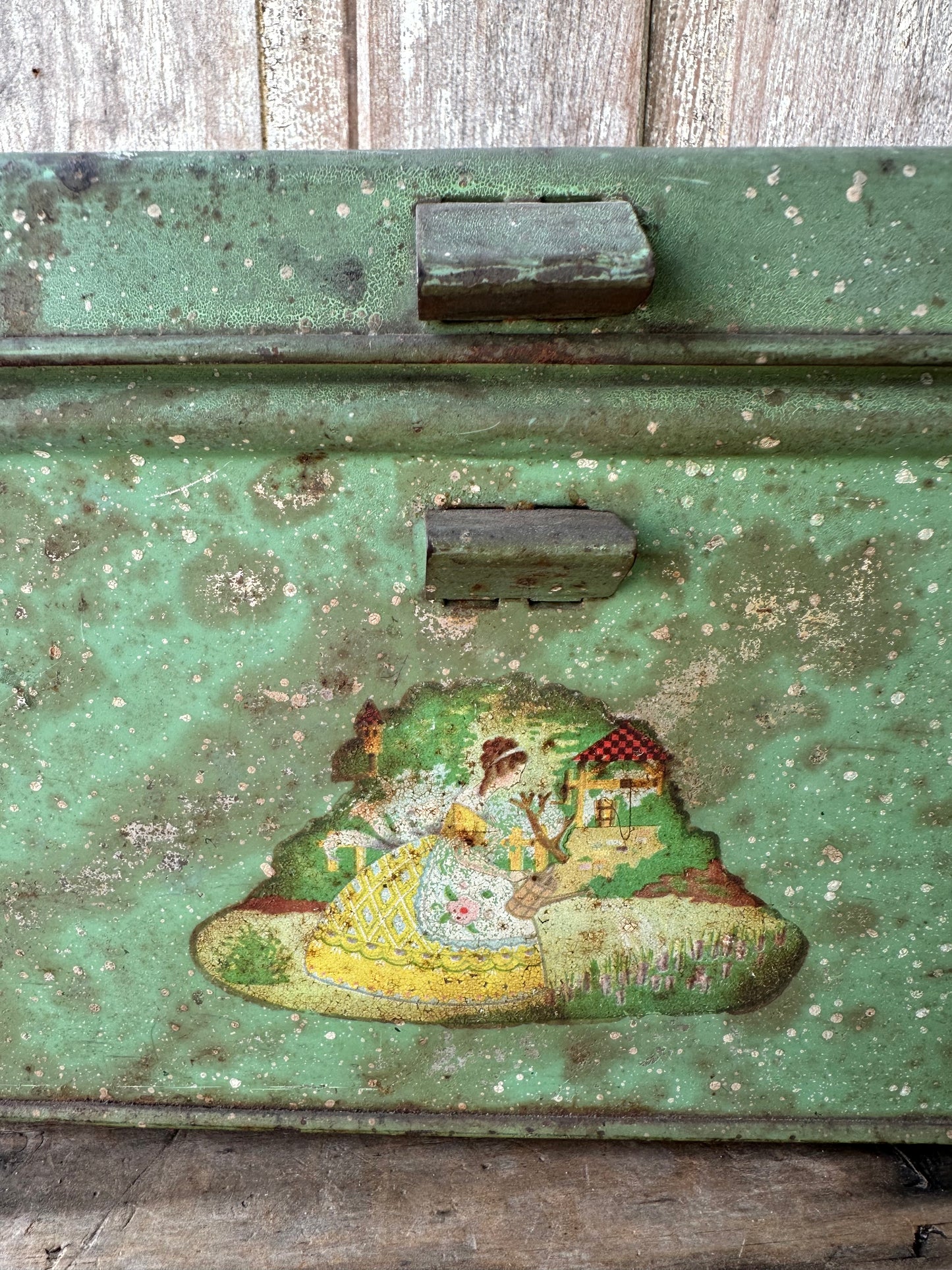 Bread Box Tin Chippy Green