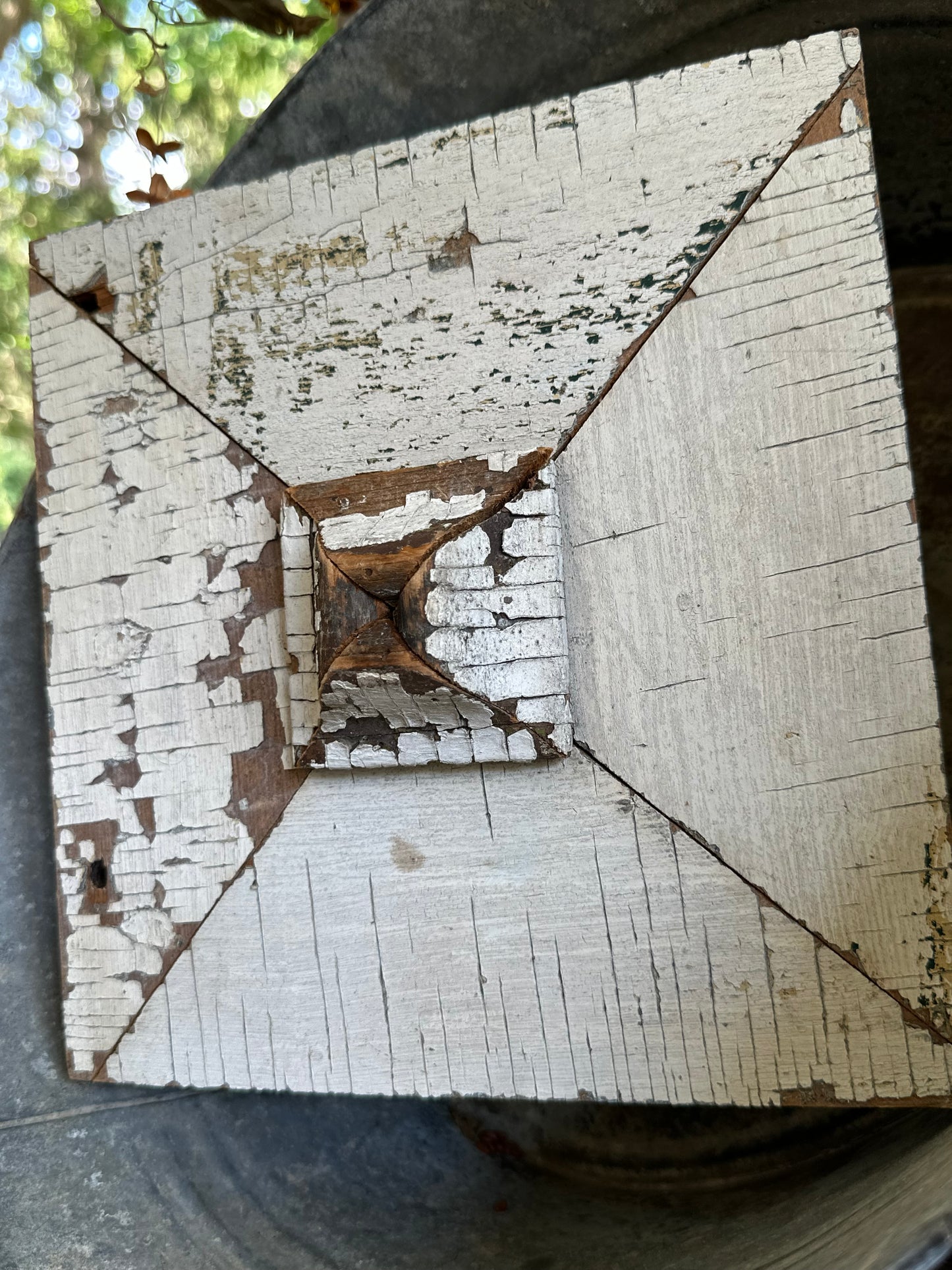 Salvage Wood Decor Chippy Paint