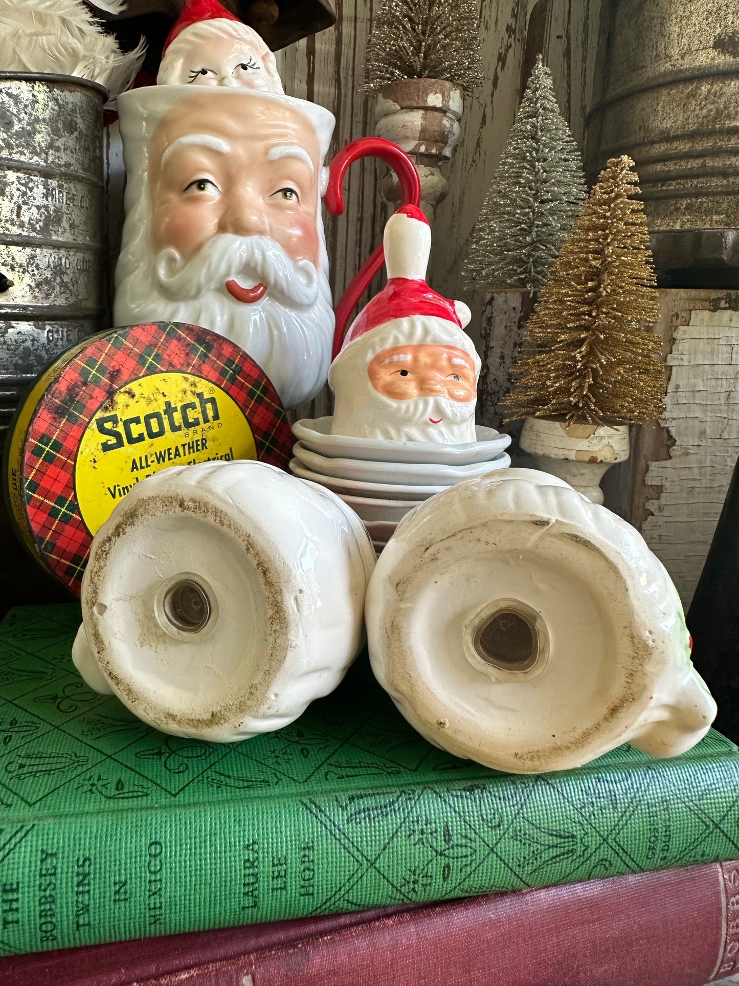 Santa Claus Salt & Pepper Shaker Set