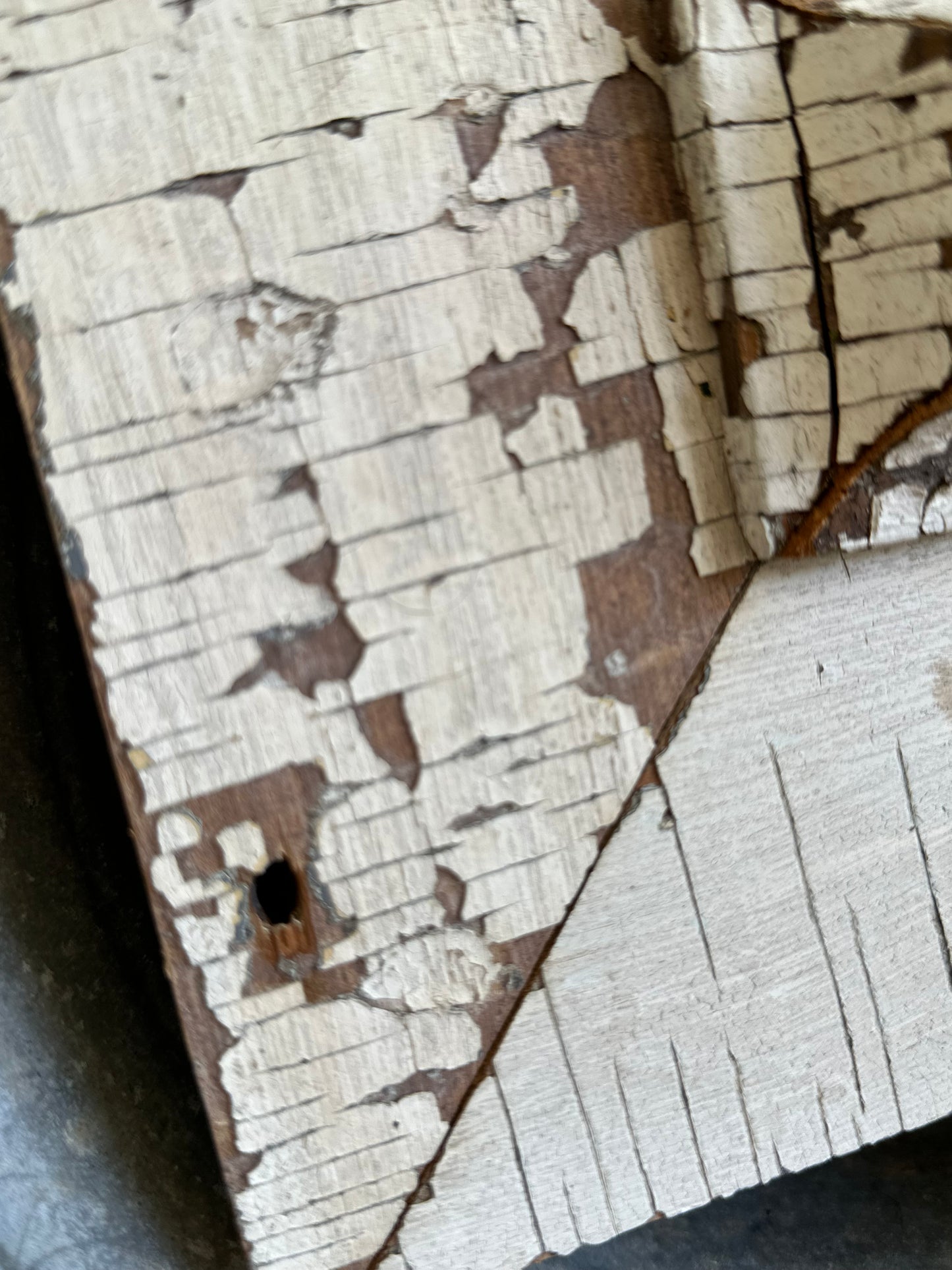 Salvage Wood Decor Chippy Paint