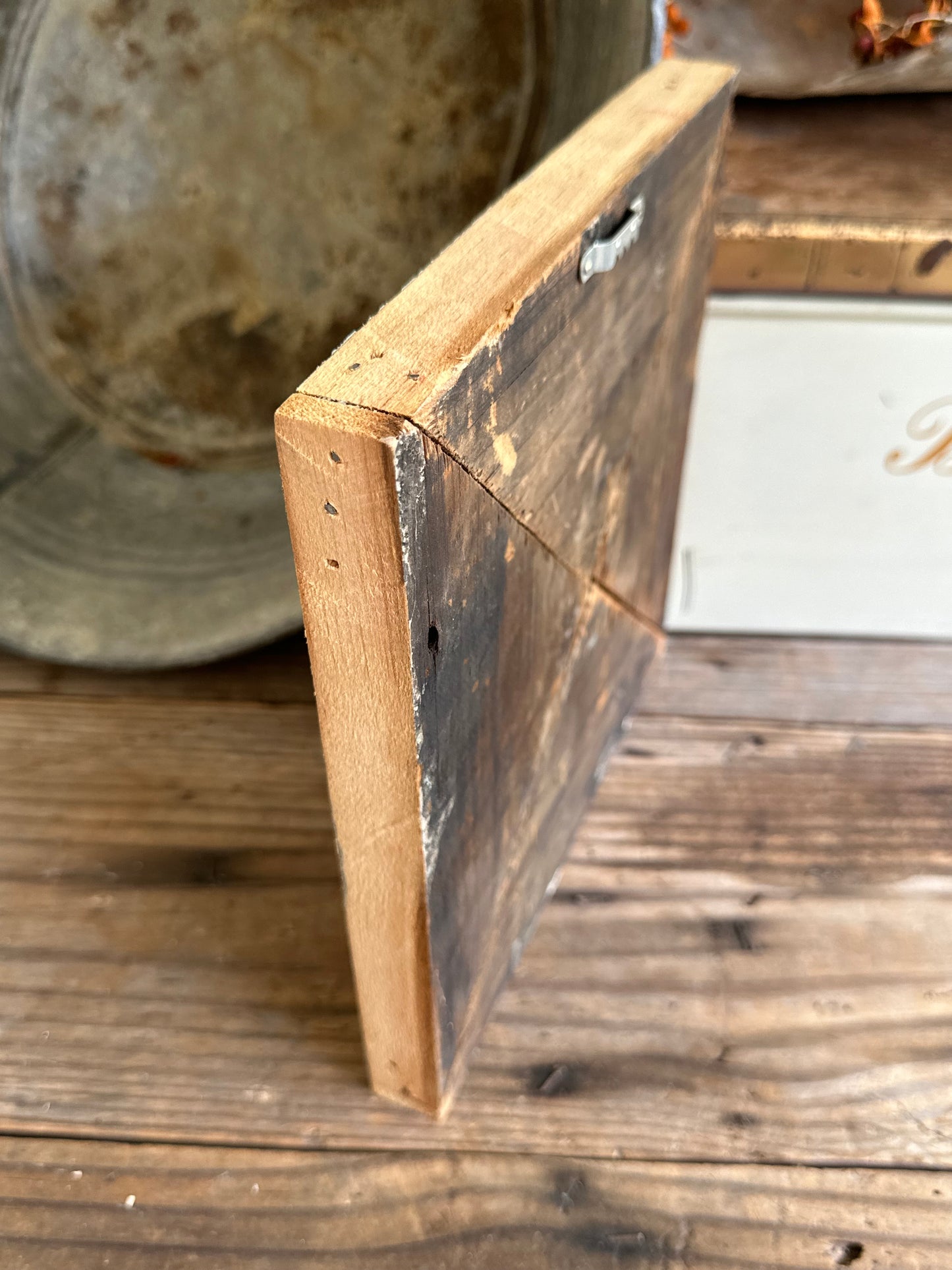 Salvage Wood Decor Chippy Paint