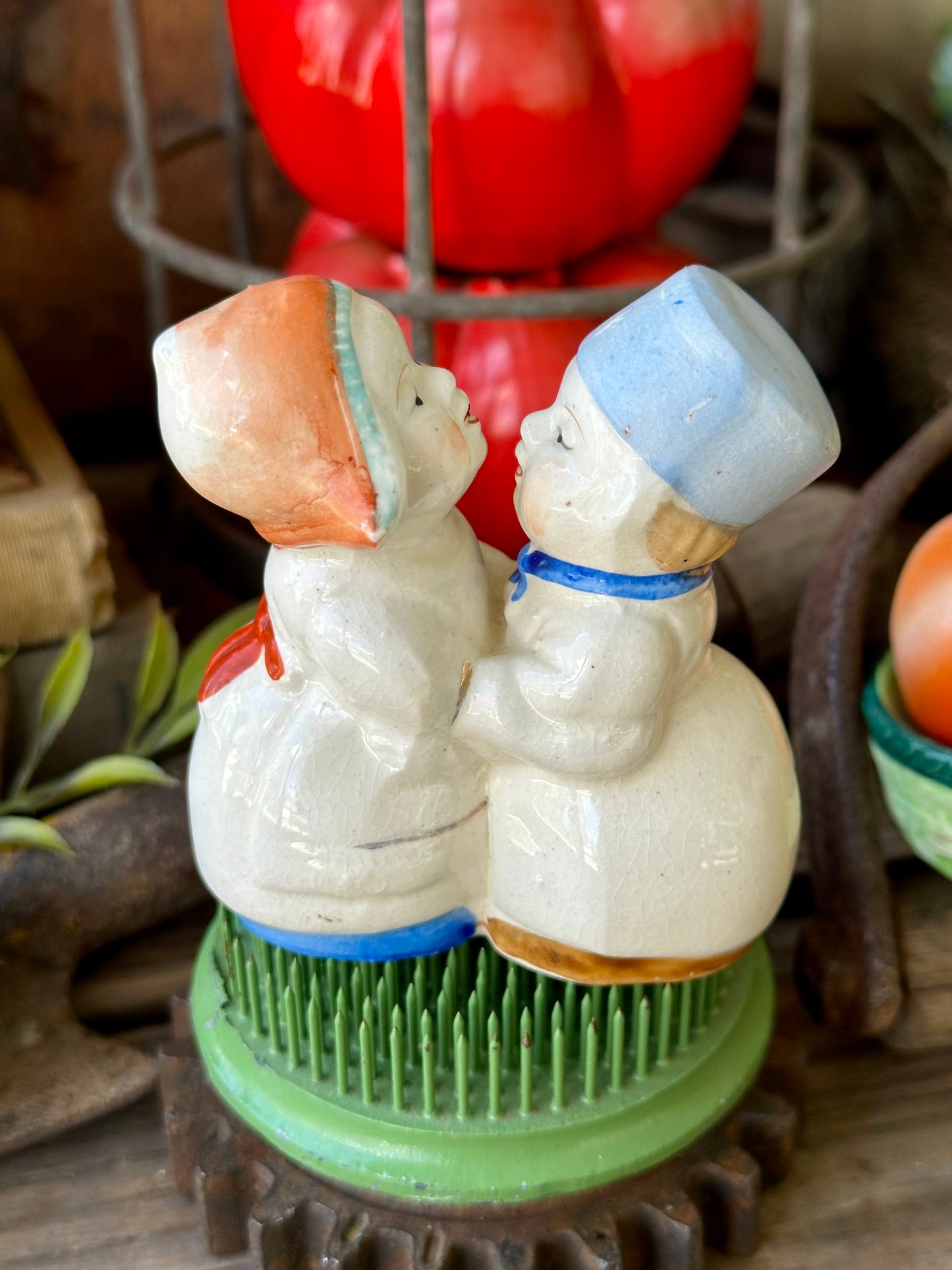 Salt & Pepper Shaker Couple