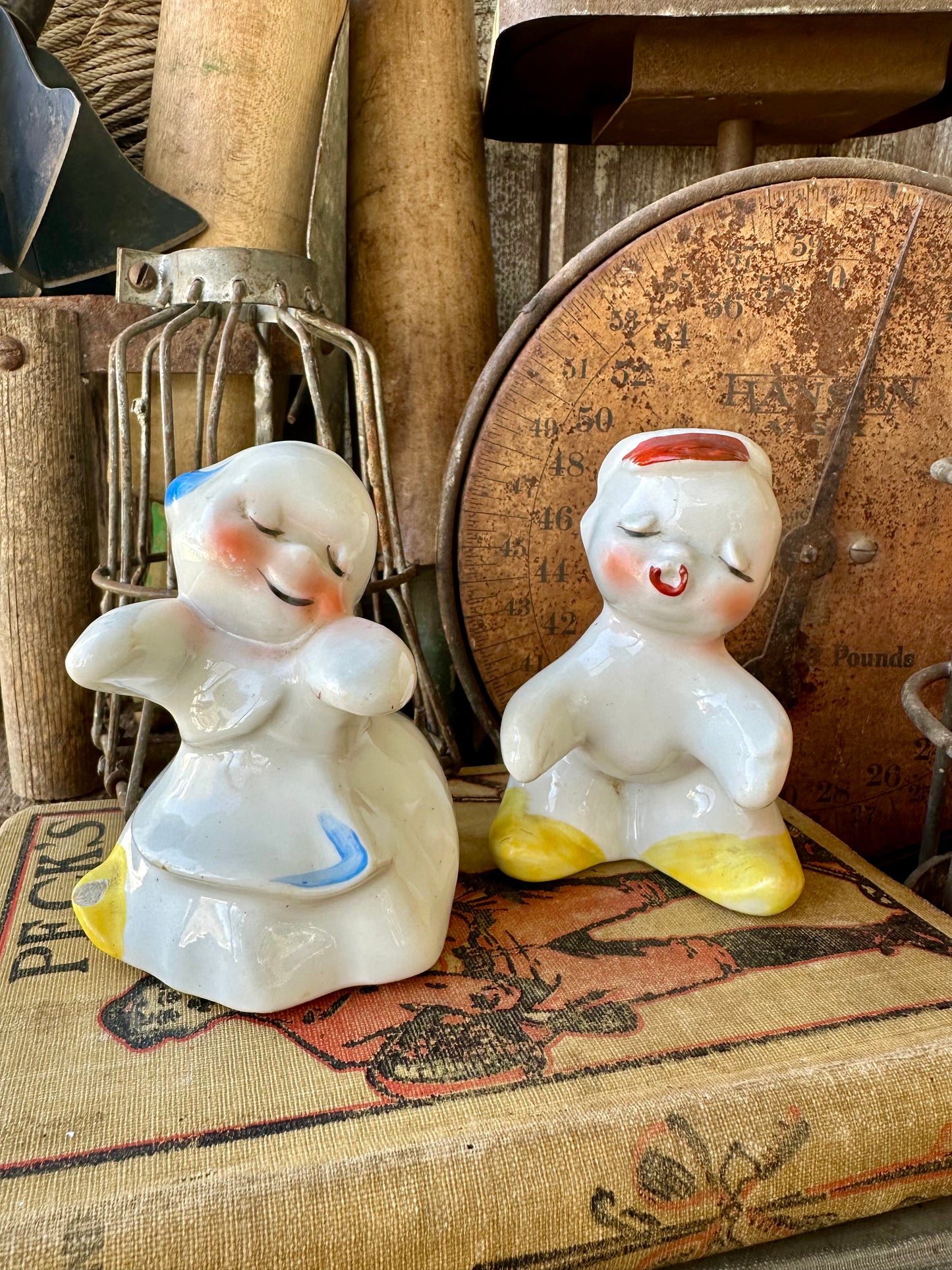 Van Telligen Hugging Dutch Boy & Girl Salt & Pepper Set
