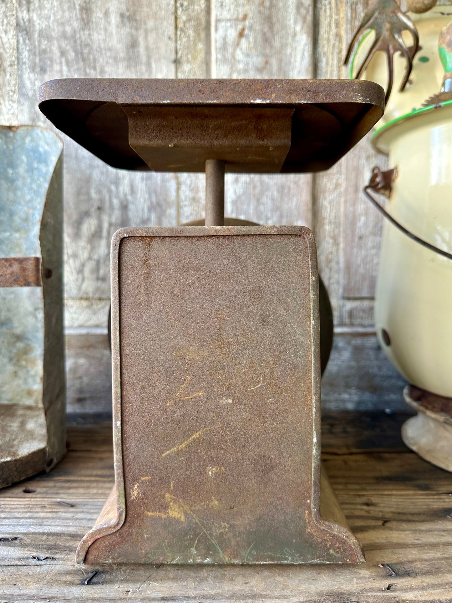 Hanson Scale Rusty Metal
