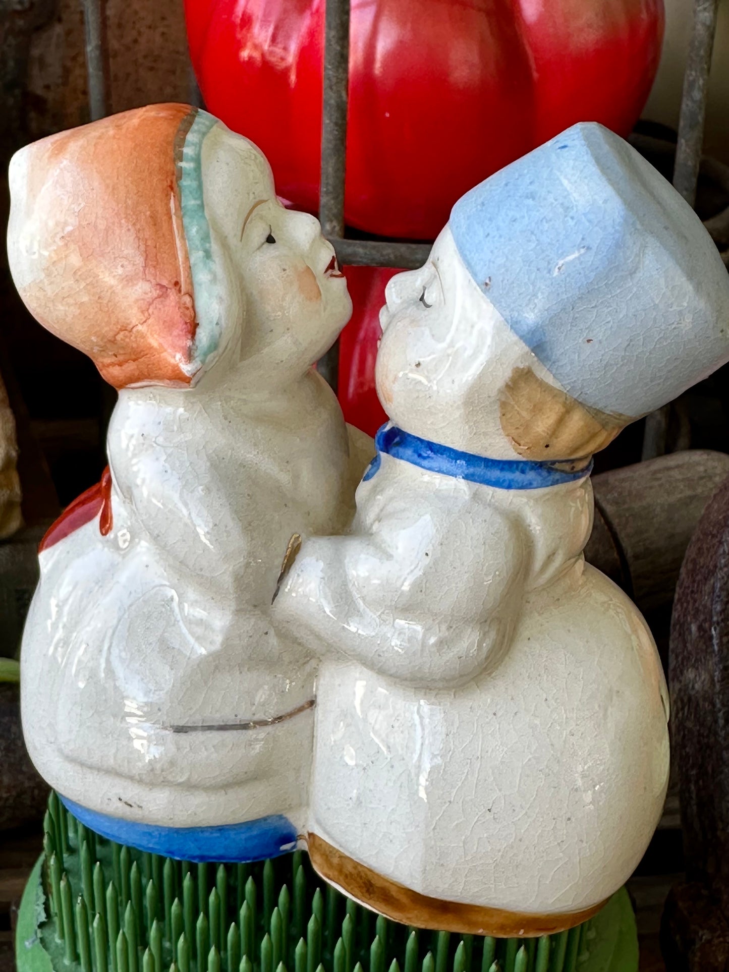 Salt & Pepper Shaker Couple