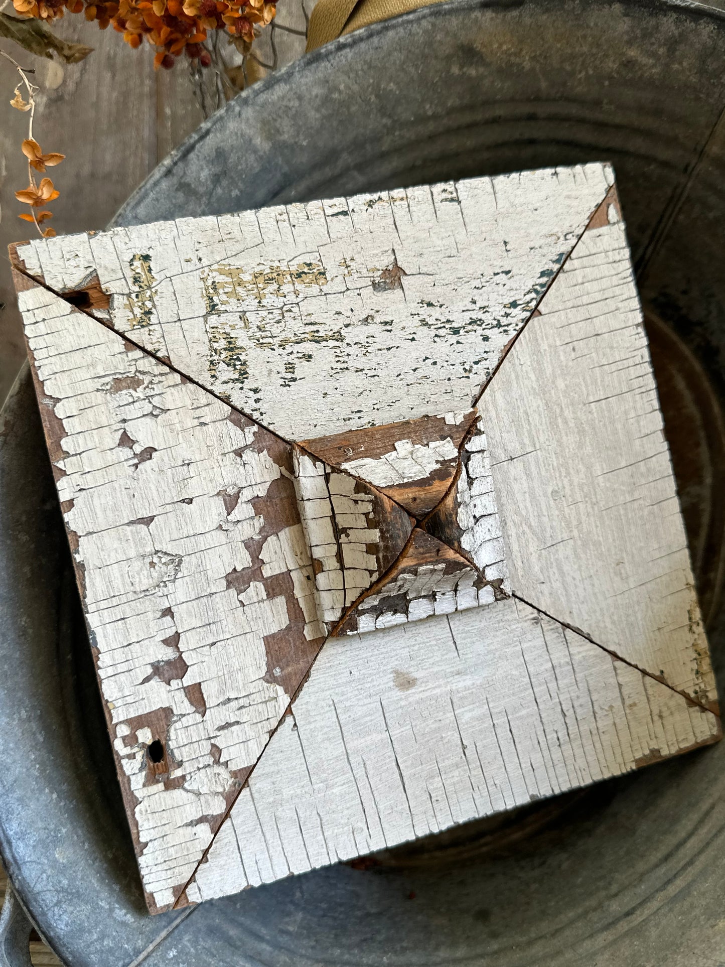 Salvage Wood Decor Chippy Paint