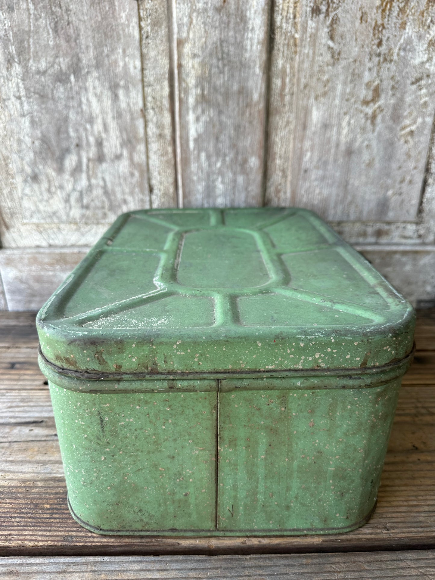 Bread Box Tin Chippy Green