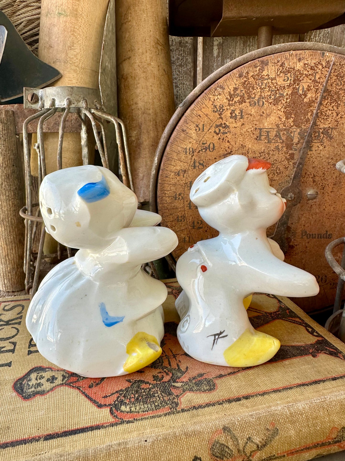 Van Telligen Hugging Dutch Boy & Girl Salt & Pepper Set