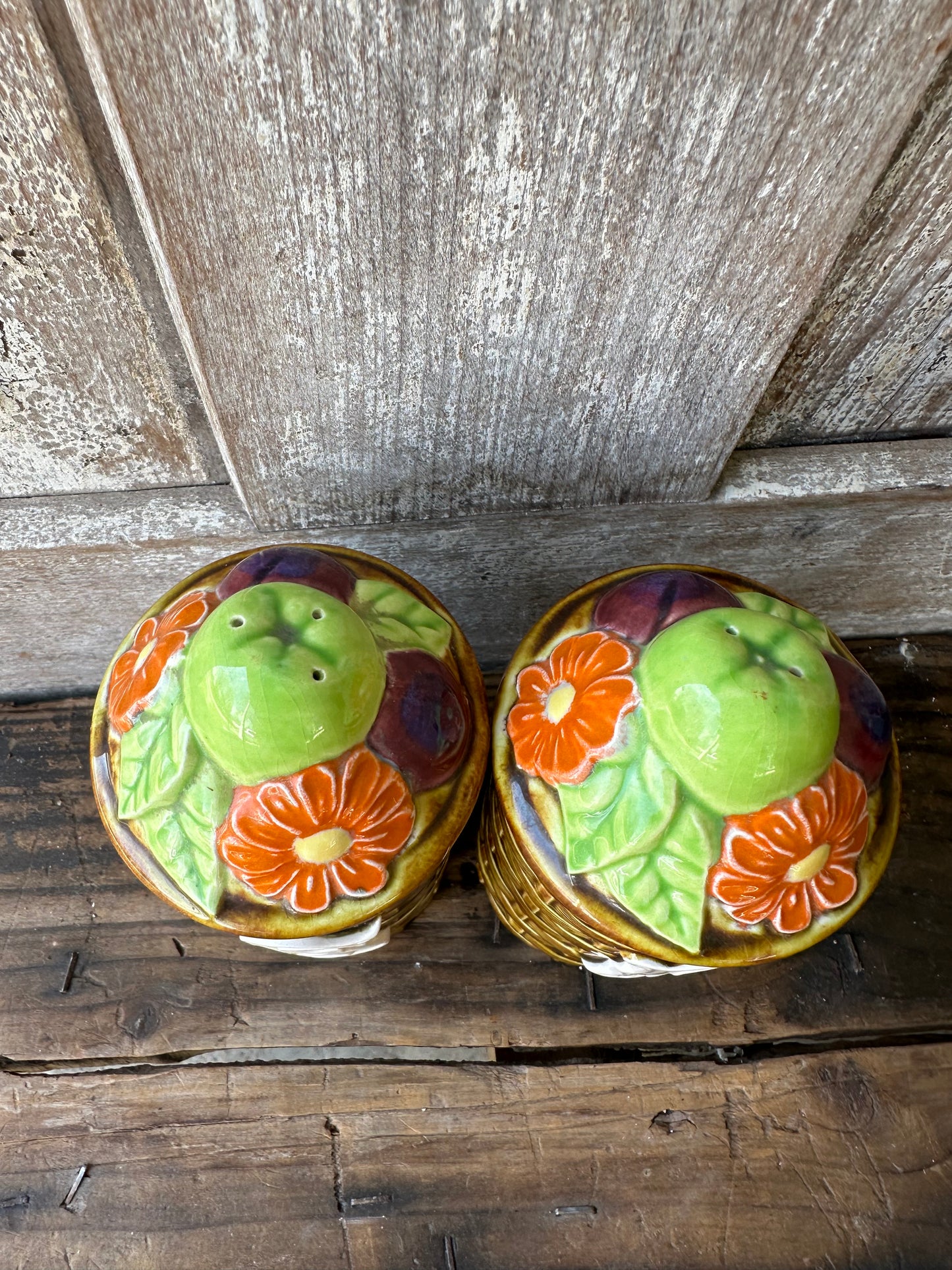 Salt & Pepper Basket Weave Fruit And Flowers Set
