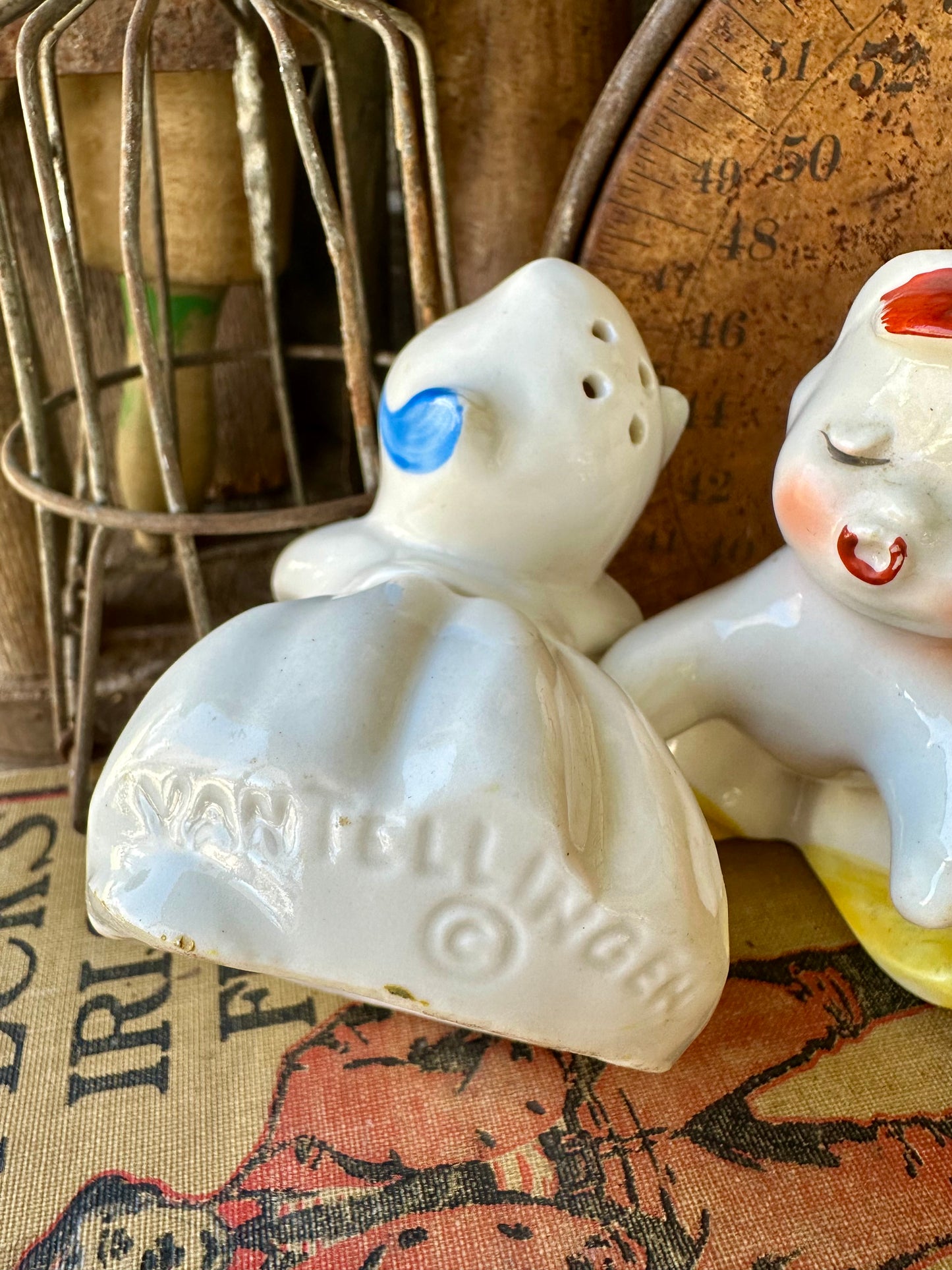 Van Telligen Hugging Dutch Boy & Girl Salt & Pepper Set