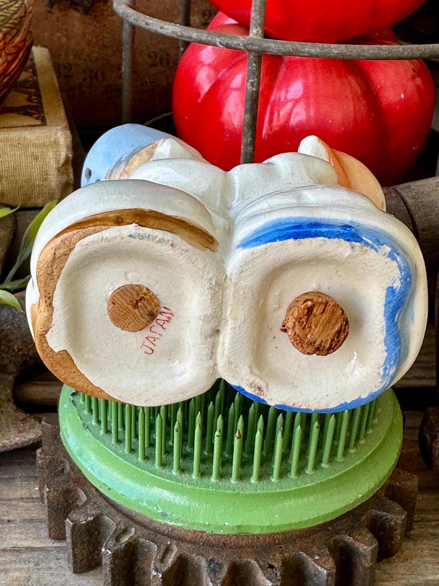 Salt & Pepper Shaker Couple