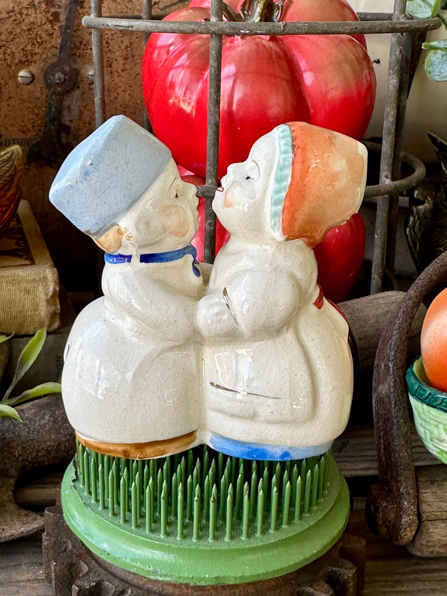 Salt & Pepper Shaker Couple