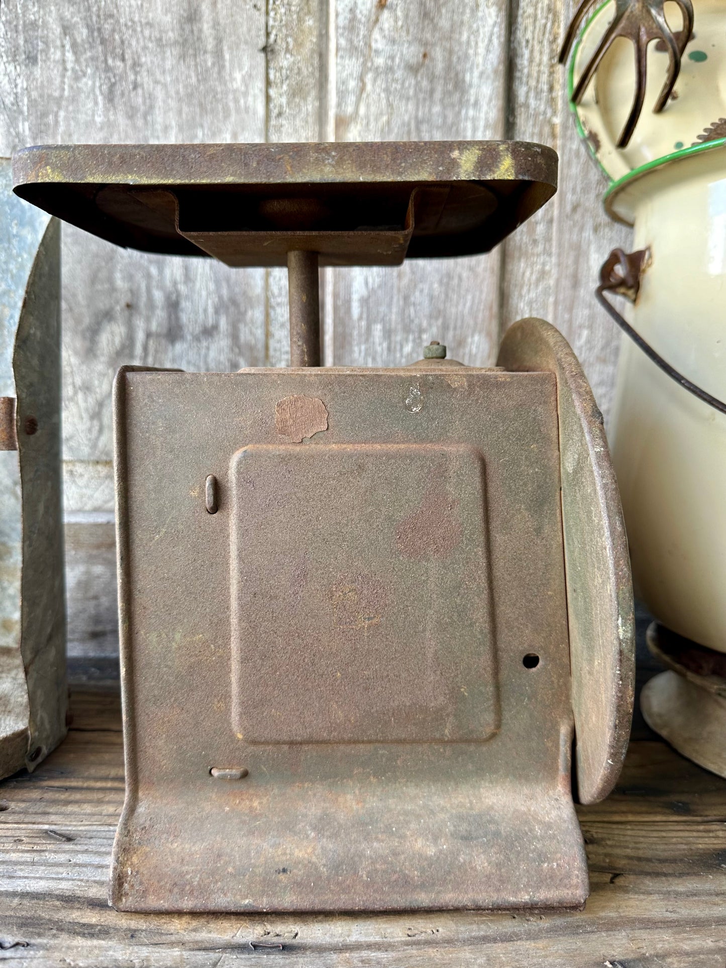 Hanson Scale Rusty Metal