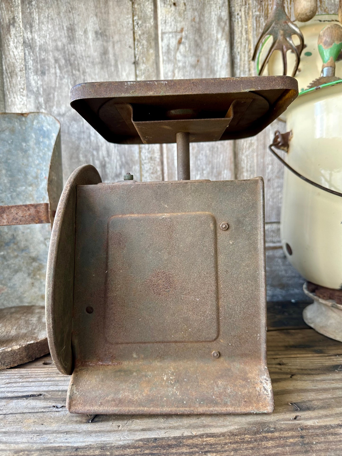 Hanson Scale Rusty Metal