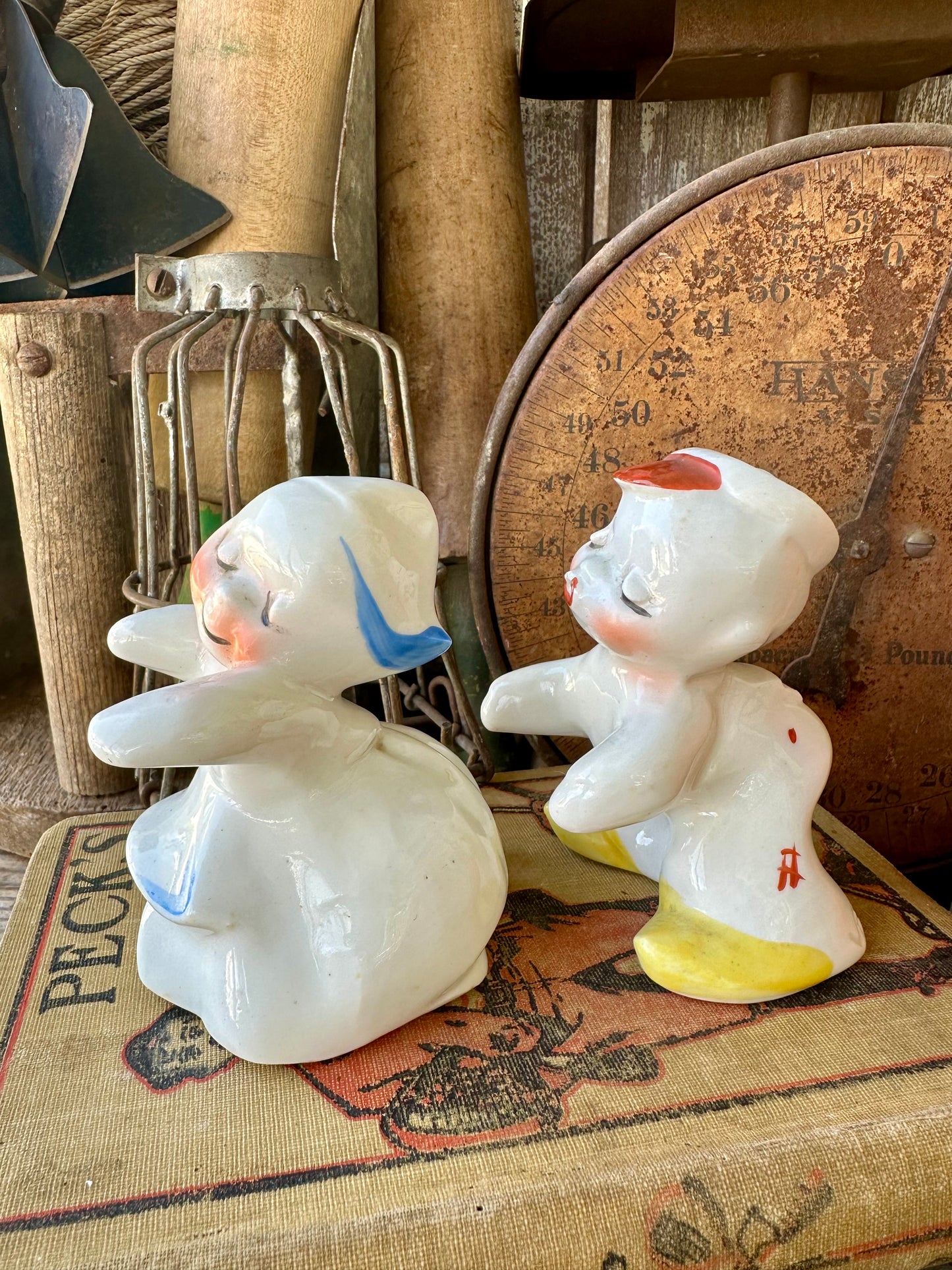 Van Telligen Hugging Dutch Boy & Girl Salt & Pepper Set