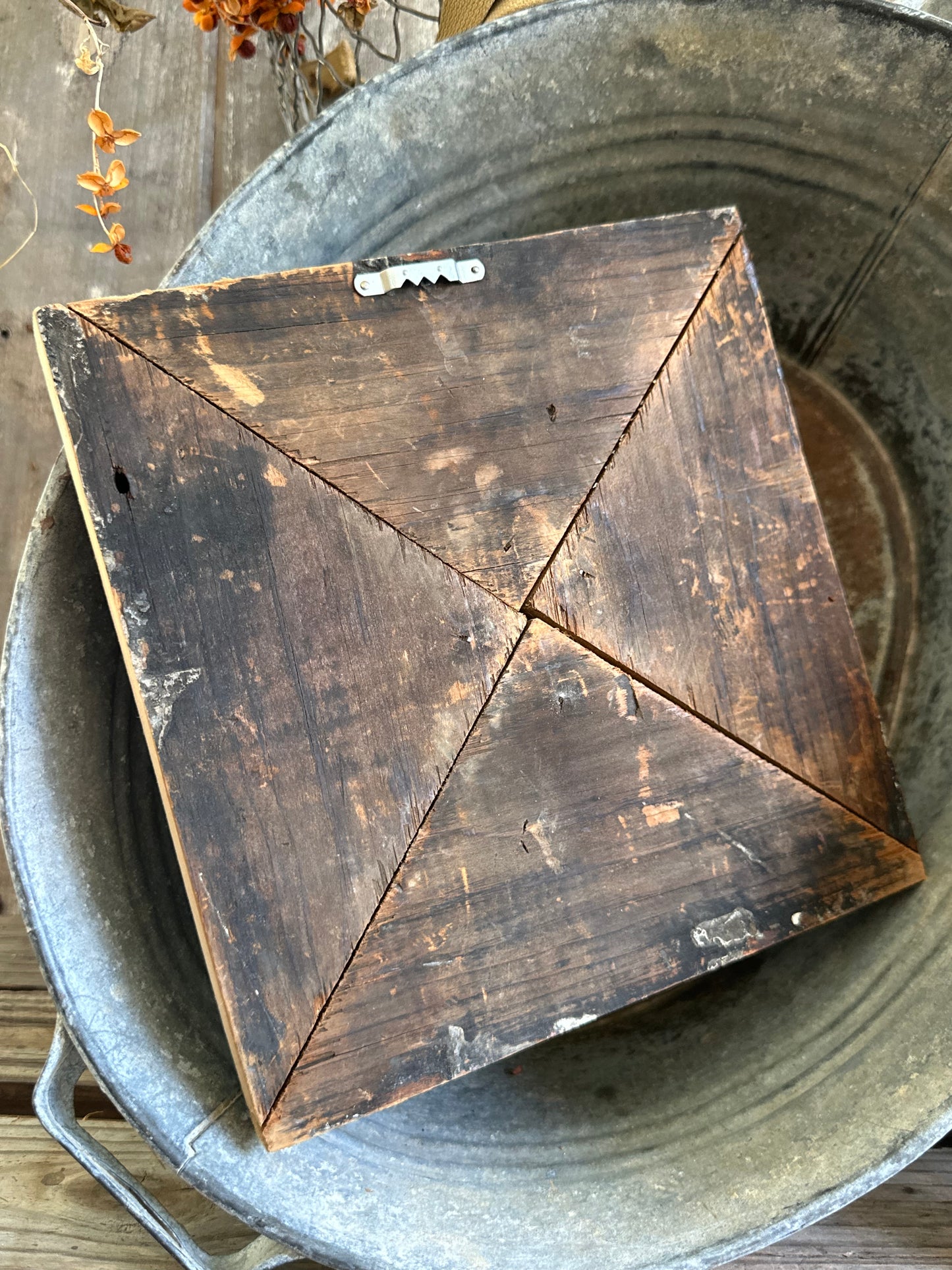 Salvage Wood Decor Chippy Paint