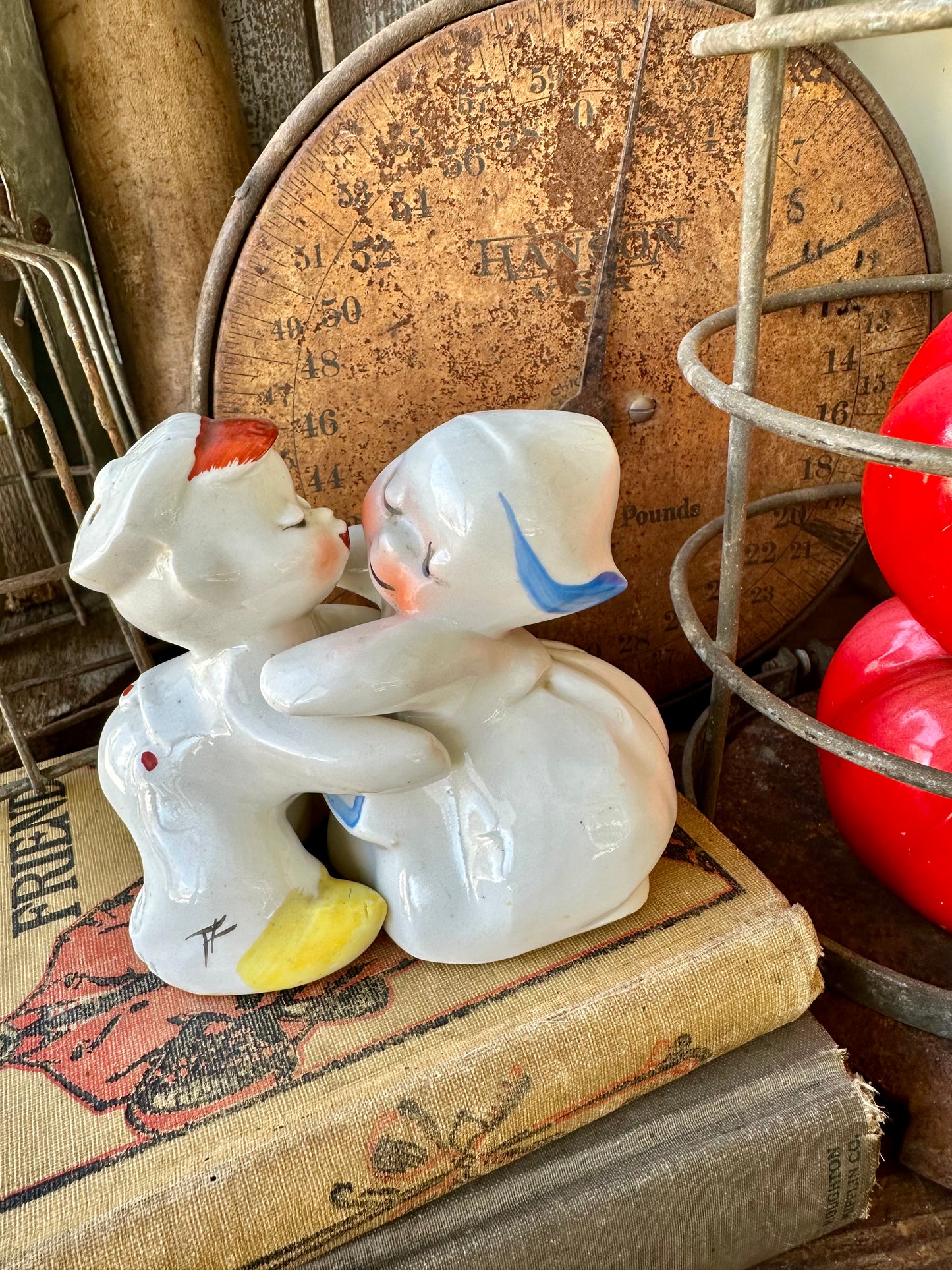 Van Telligen Hugging Dutch Boy & Girl Salt & Pepper Set