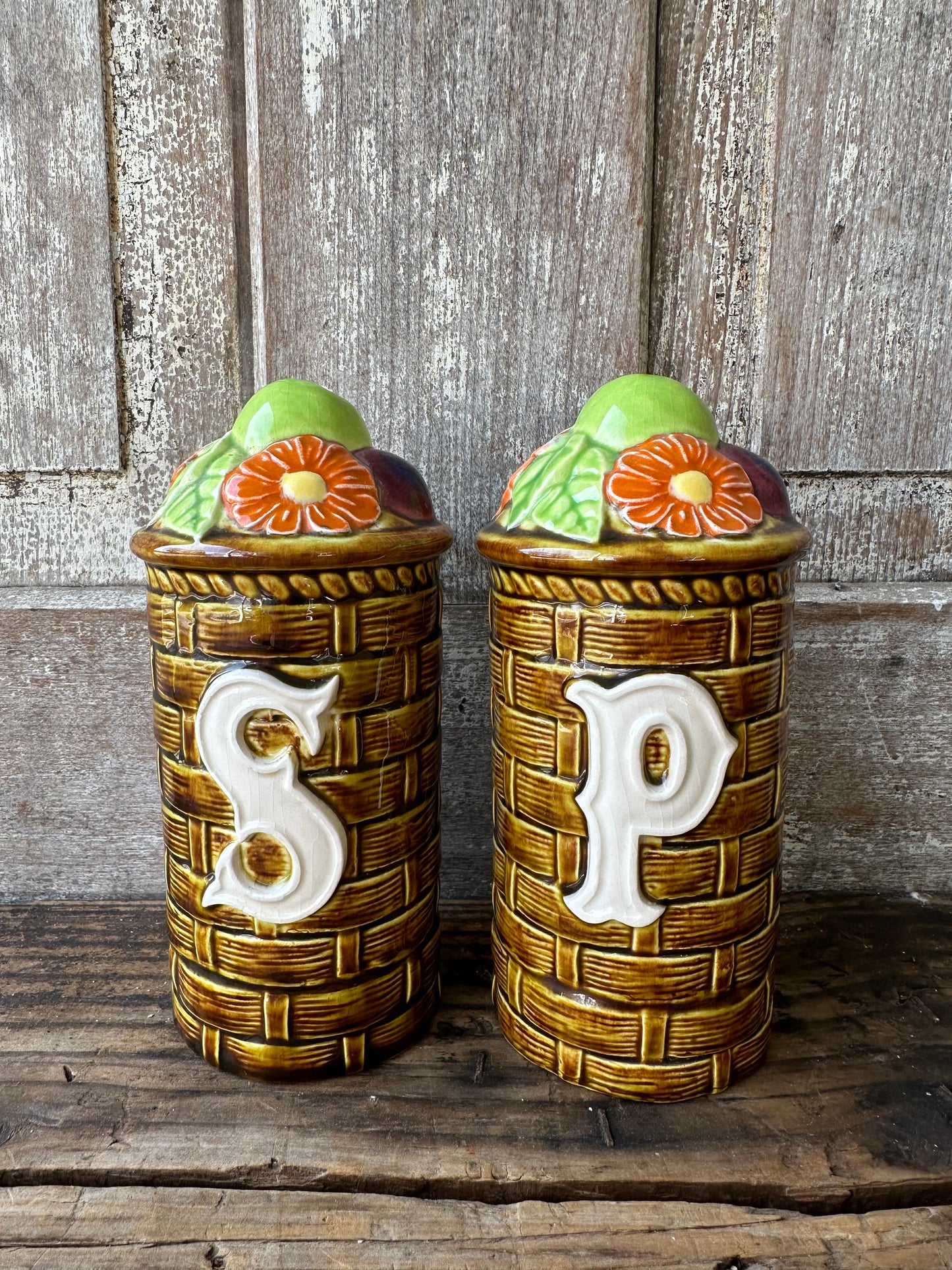 Salt & Pepper Basket Weave Fruit And Flowers Set