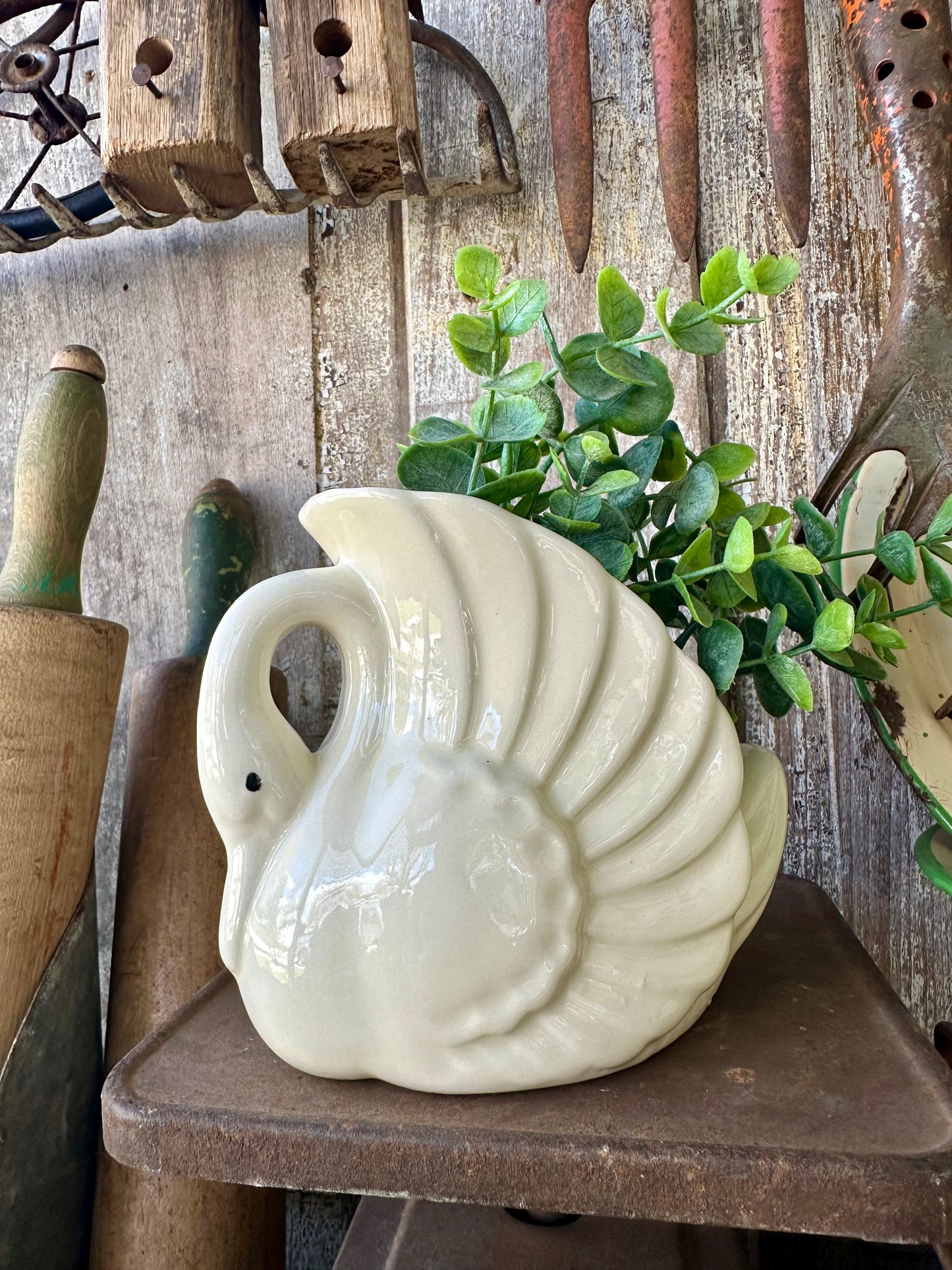 Swan Planter