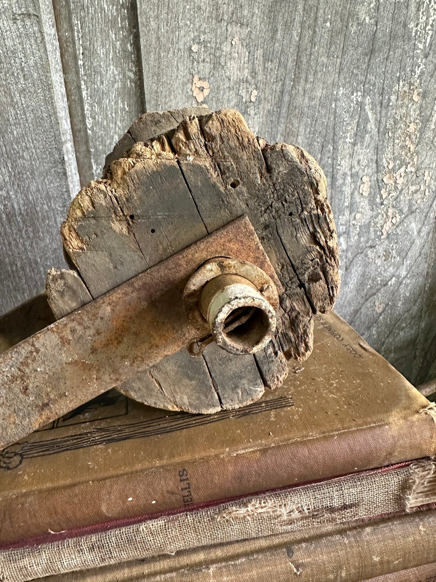 Wood Pulley With Chain