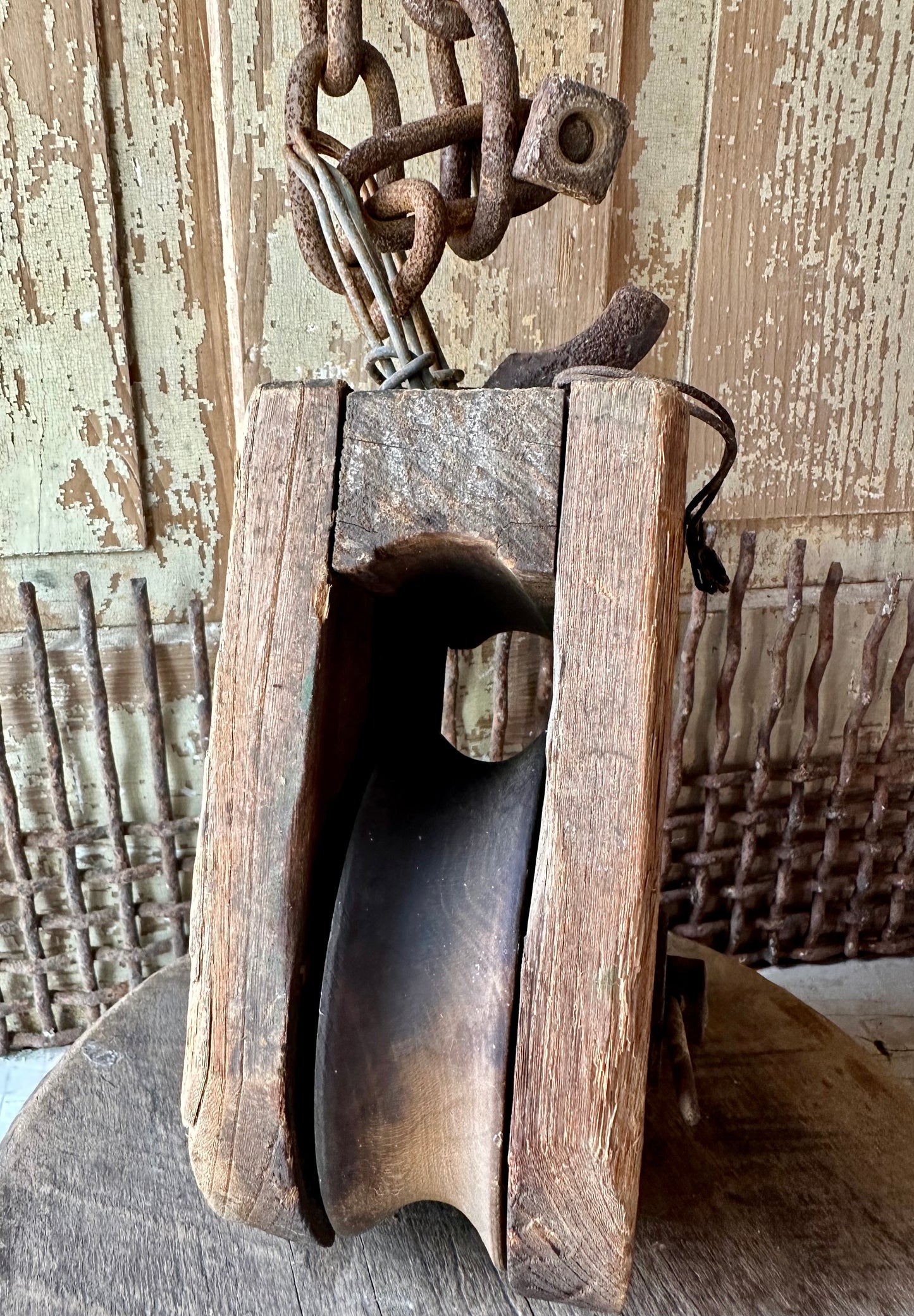 Wood Pulley With Chain