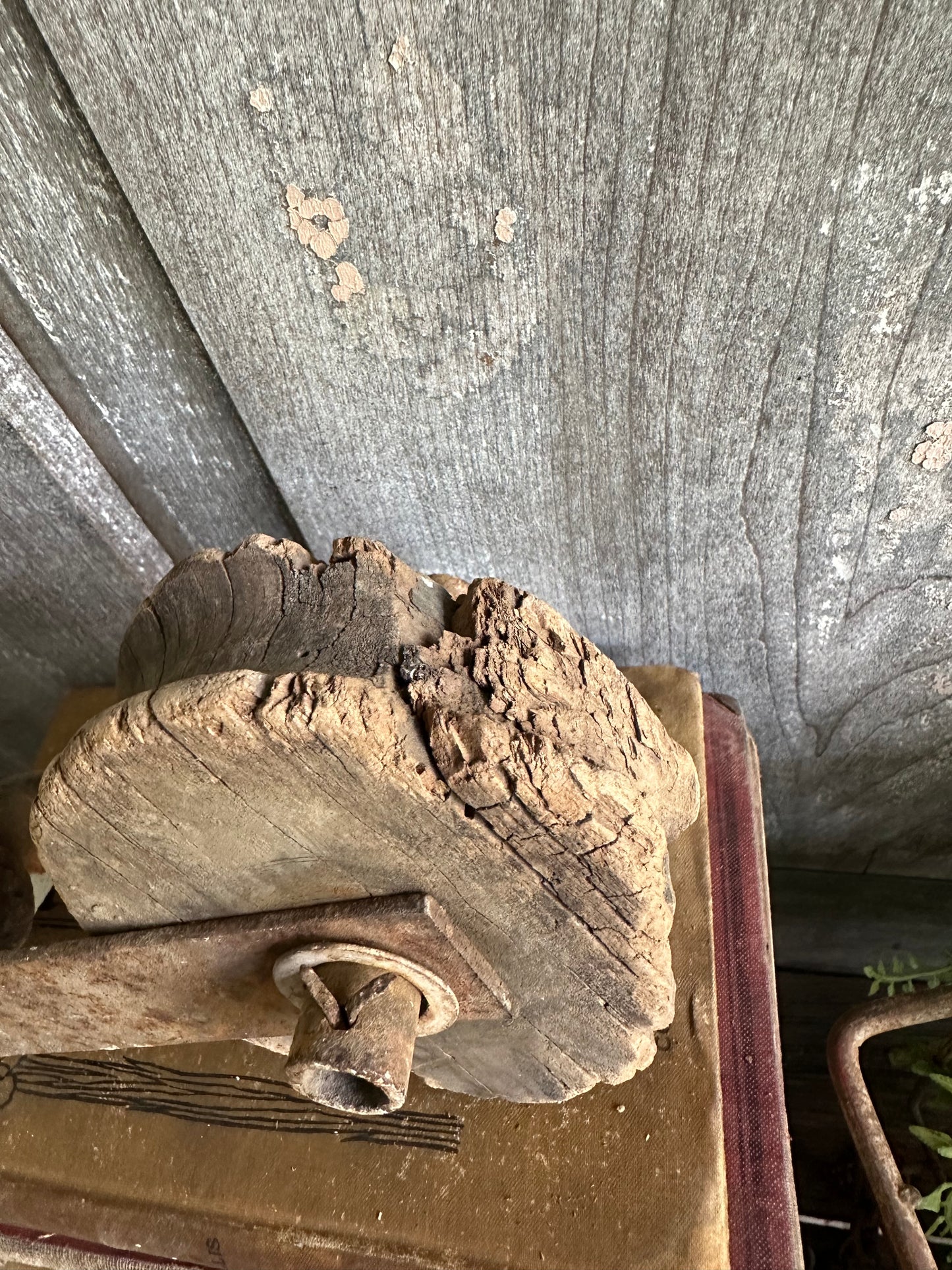 Wood Pulley With Chain