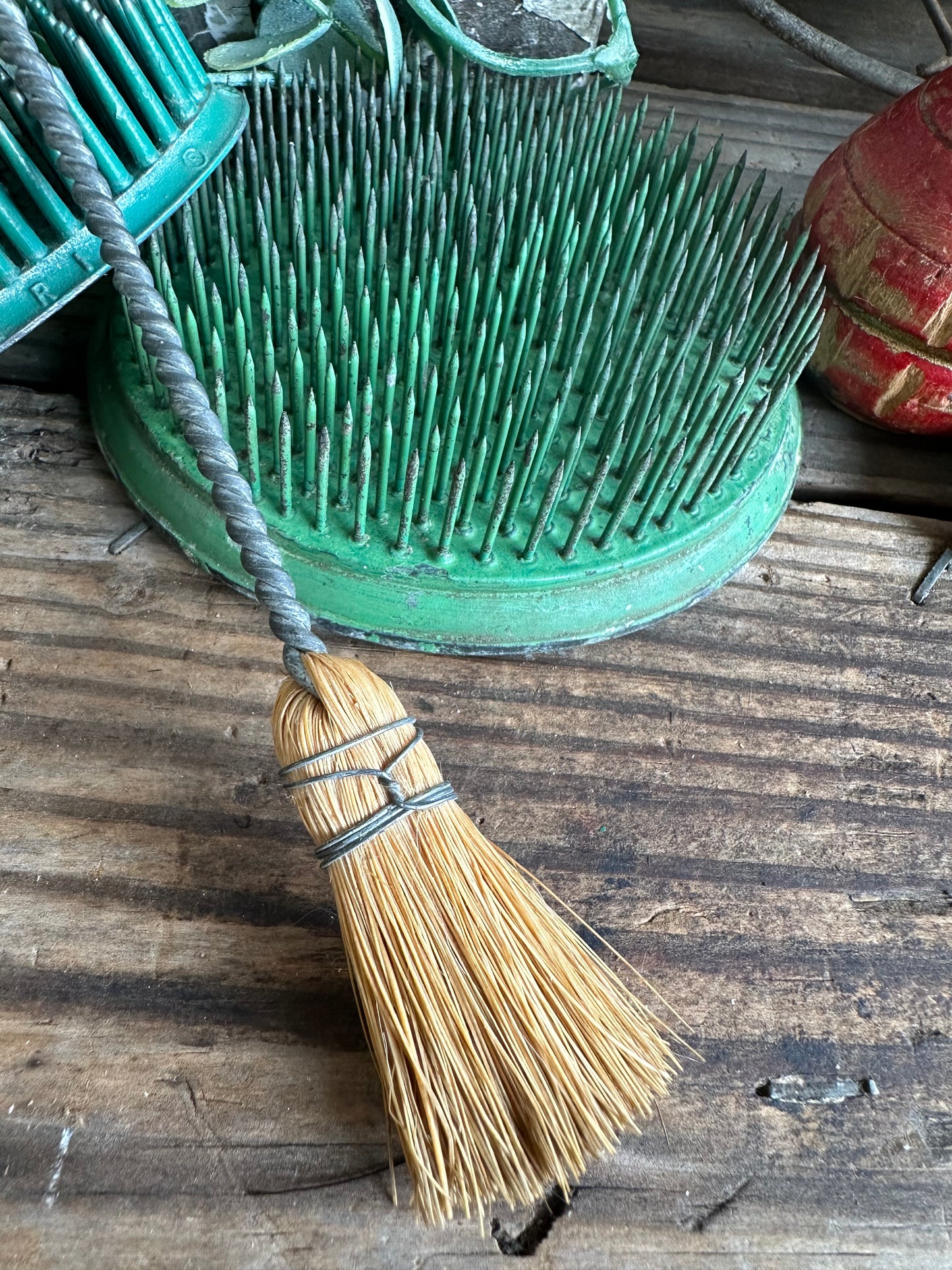 Mini Whisk Broom Wire Handle