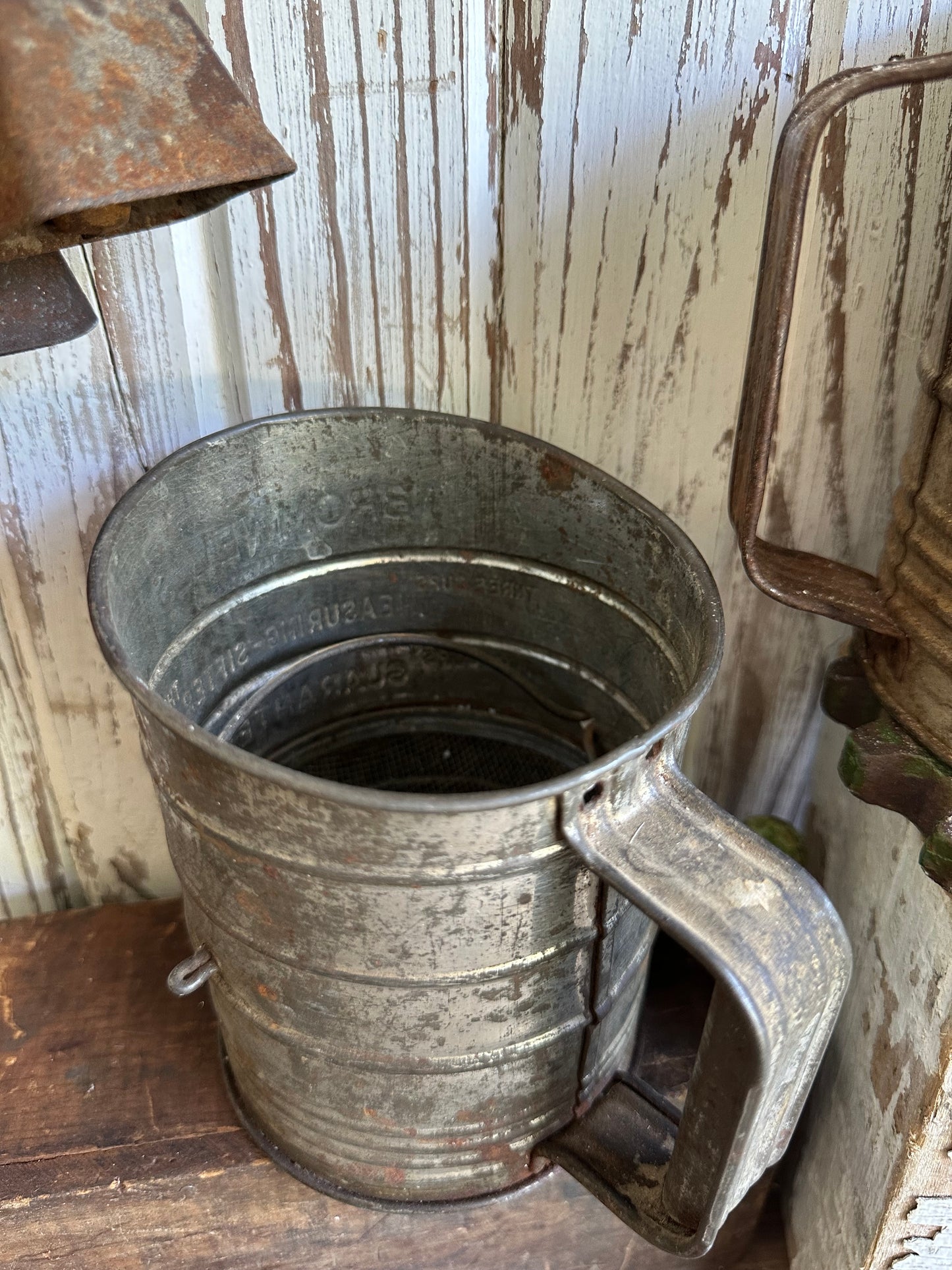 Hand Sifter With Green Handle Set Of Two