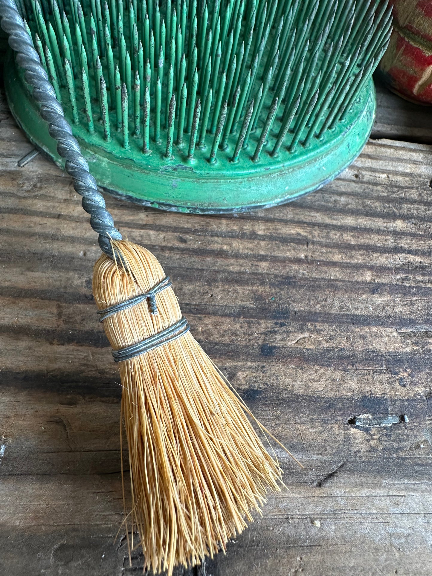 Mini Whisk Broom Wire Handle