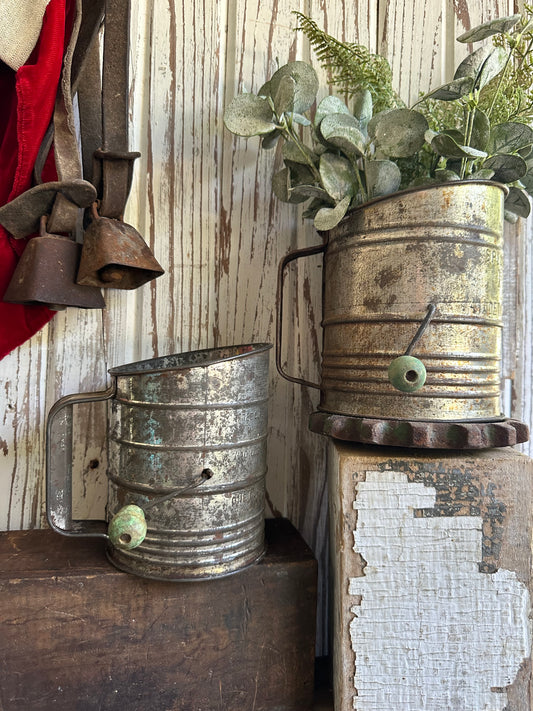 Hand Sifter With Green Handle Set Of Two