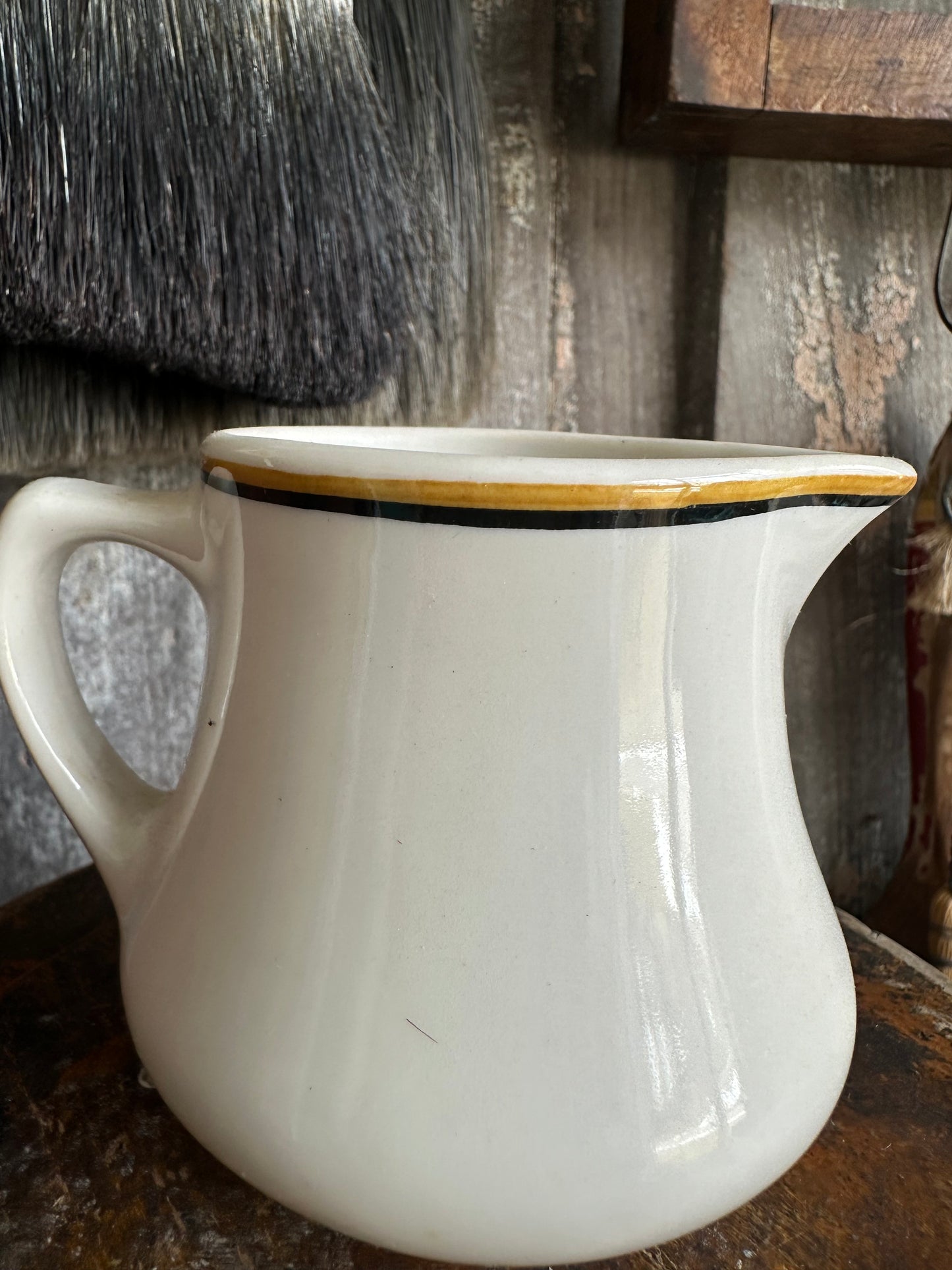 Creamer Black Rusty Orange Stripe