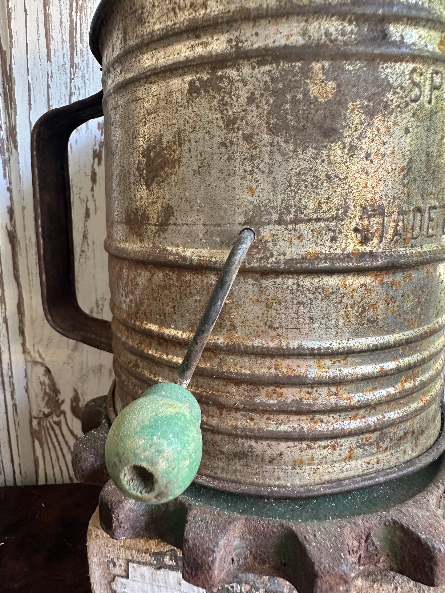 Hand Sifter With Green Handle Set Of Two