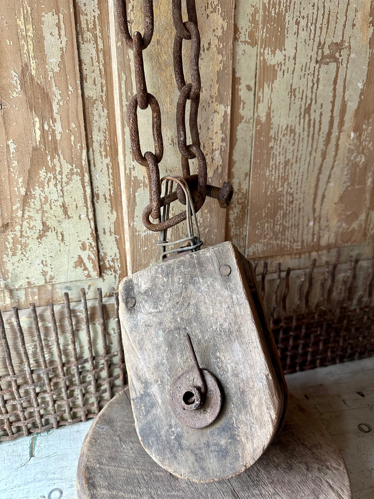 Wood Pulley With Chain