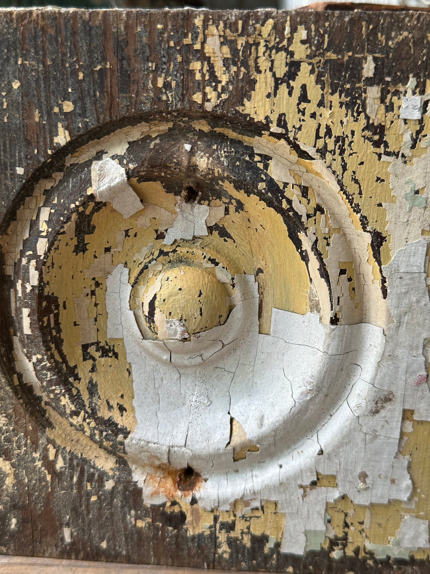 Salvage Wood Rosette With Chippy Paint