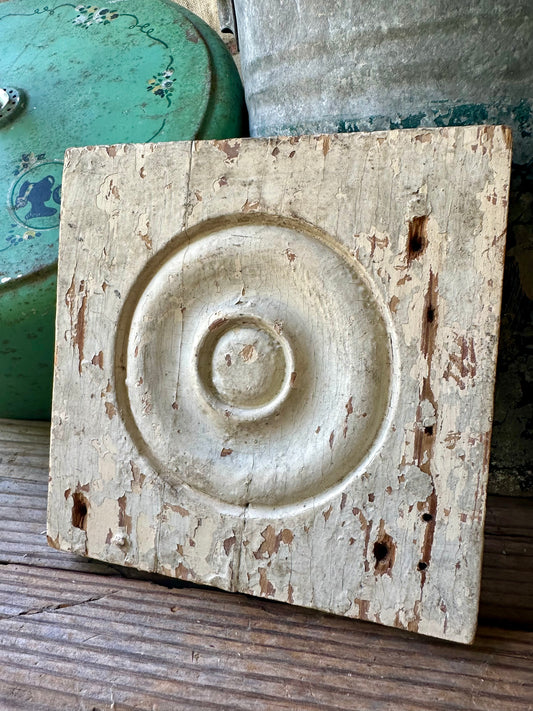 Wood Salvage Rosette Chippy Paint