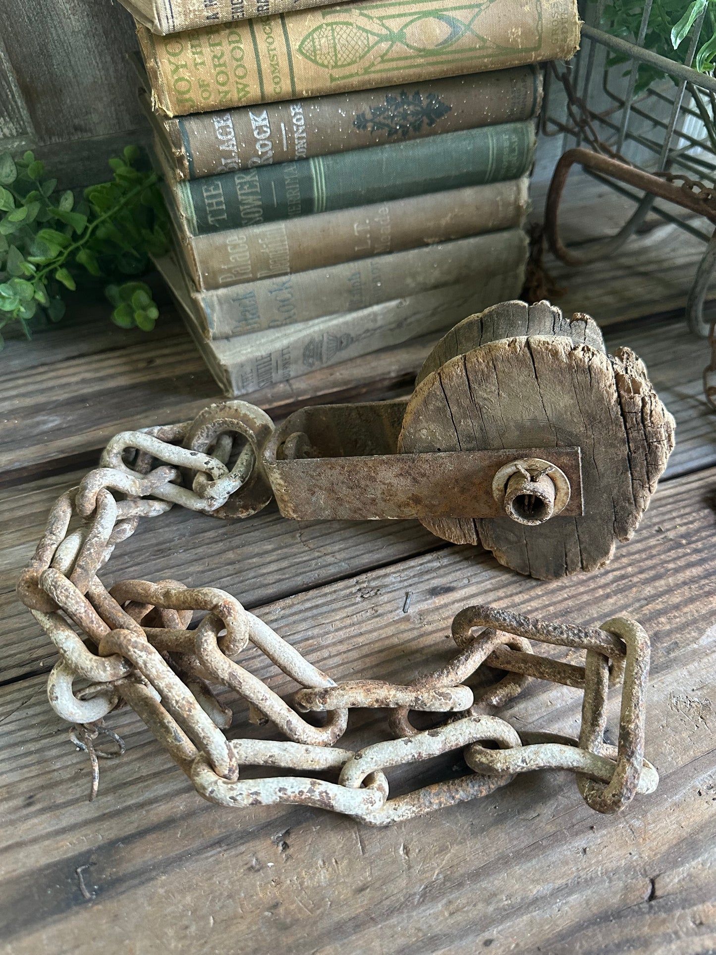 Wood Pulley With Chain