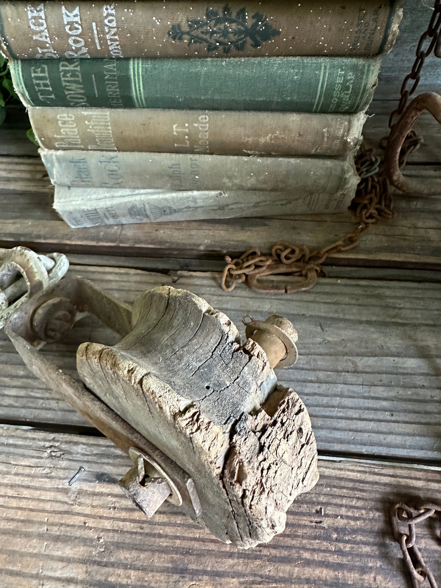 Wood Pulley With Chain