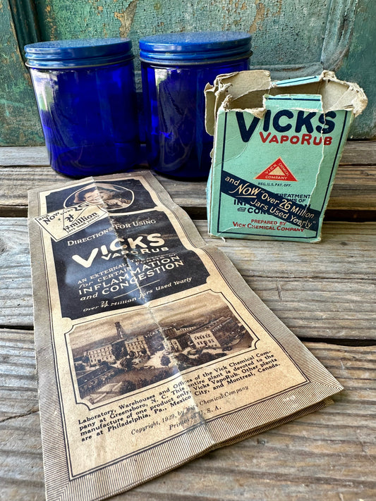 Vicks Set Of 4 (Pamphlet, 2 Jars, Box)