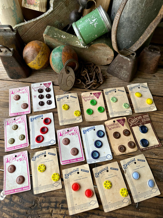 Buttons Set of 17 Cards