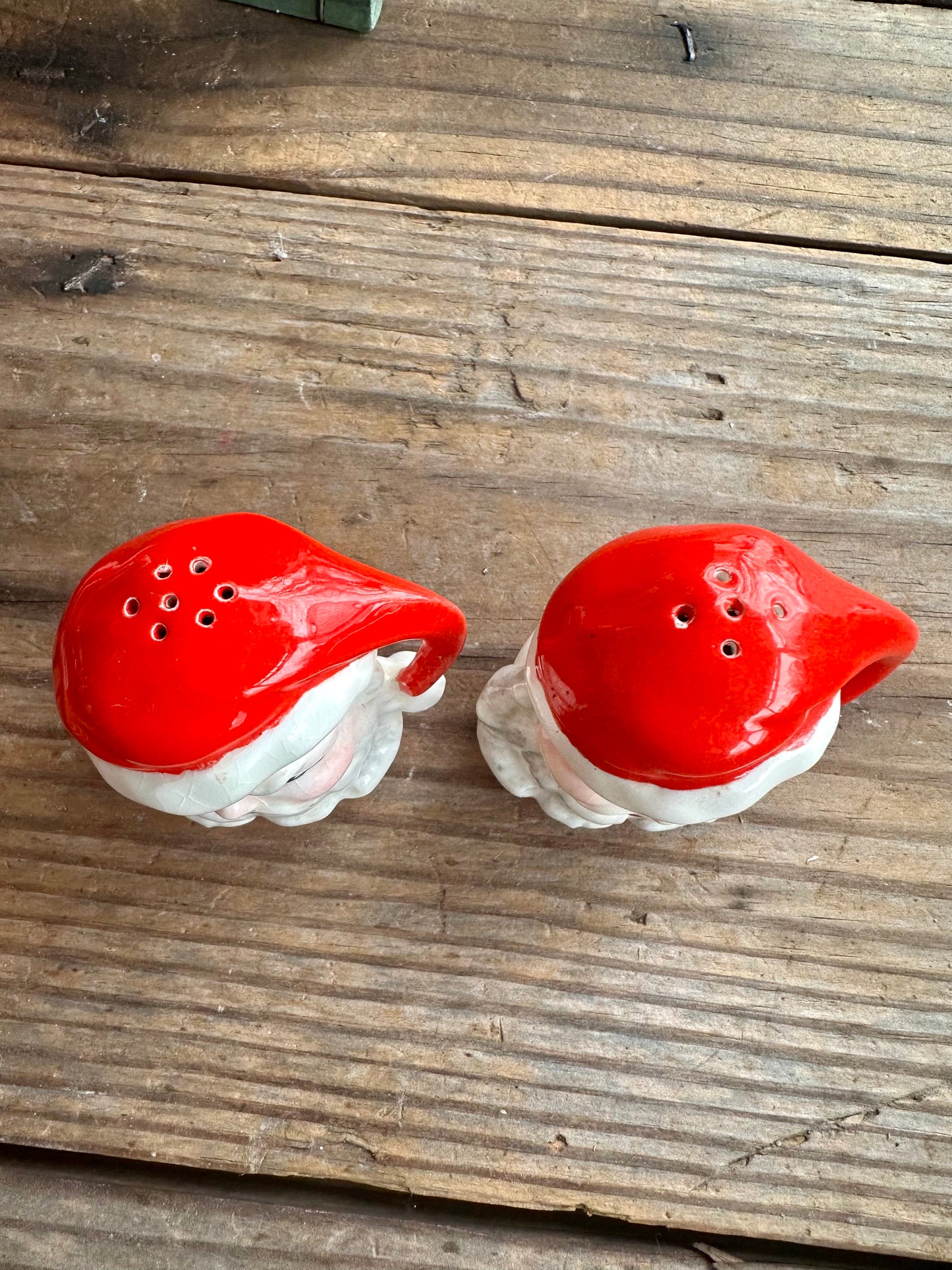 Santa Claus Salt And Pepper Shaker Set