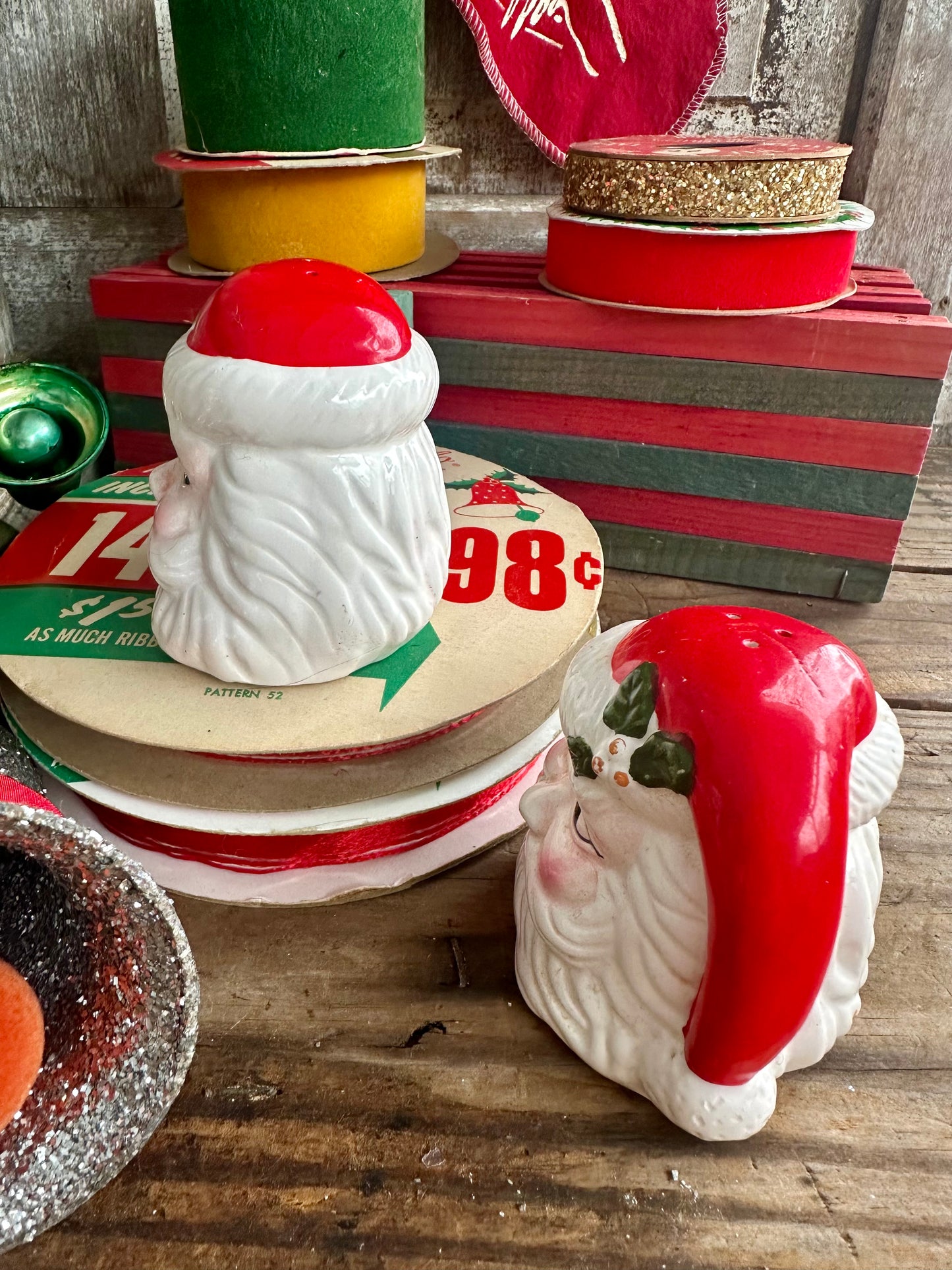 Santa Clause Salt and Pepper Shaker Set