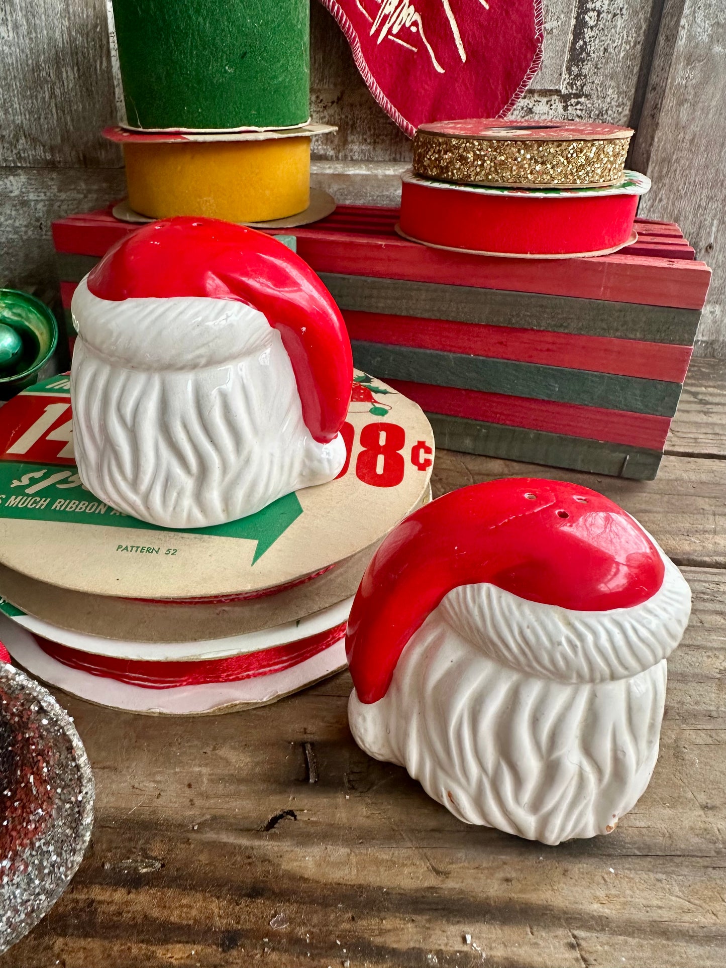 Santa Clause Salt and Pepper Shaker Set