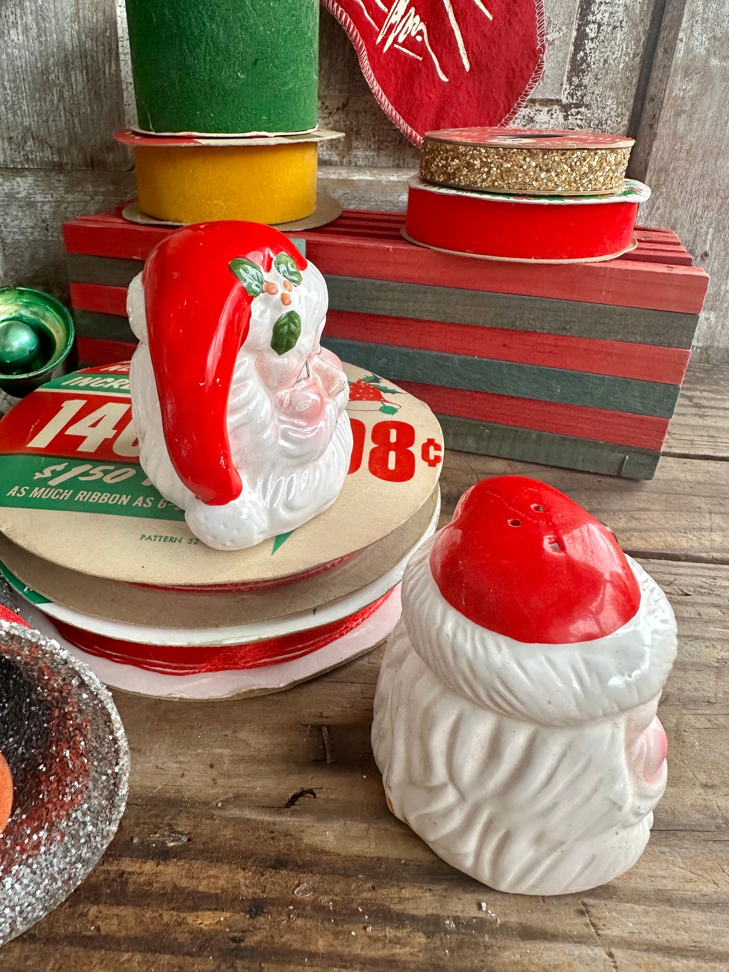 Santa Clause Salt and Pepper Shaker Set